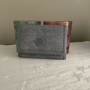 Brand new Kipling women’s wallet !!